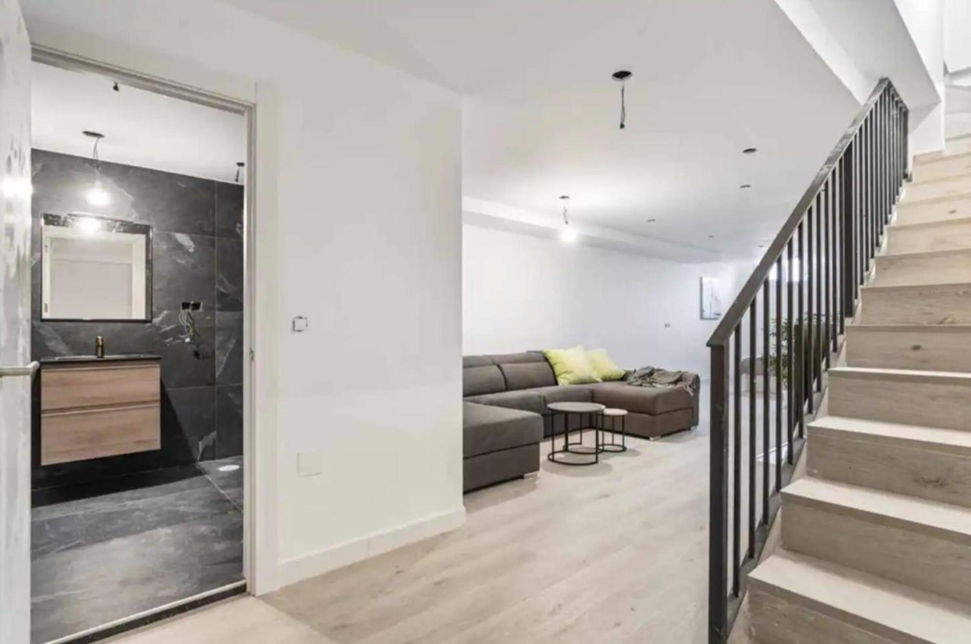Holiday home Fantastic Townhouse Near The